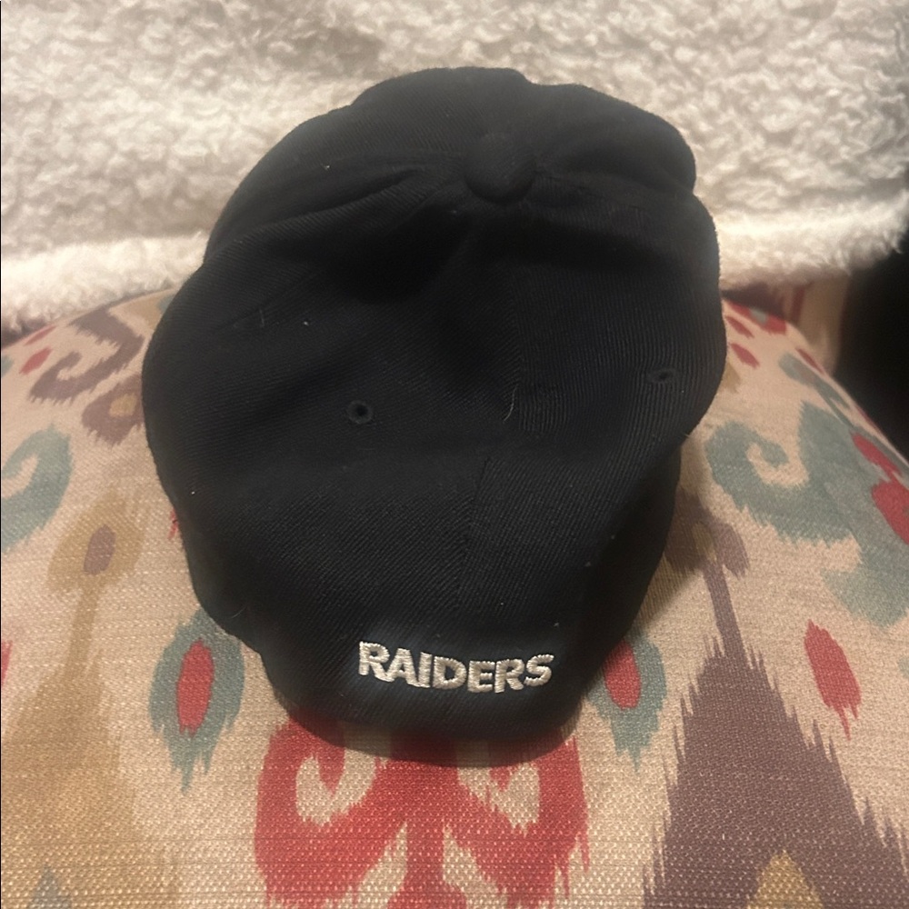 Vintage Raiders Black Cap with Embroidered Logo - Picture 2 of 2